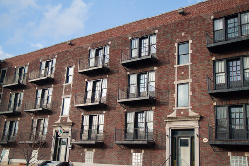 Saint Louis Apartment: 3954 South Grand Ave
