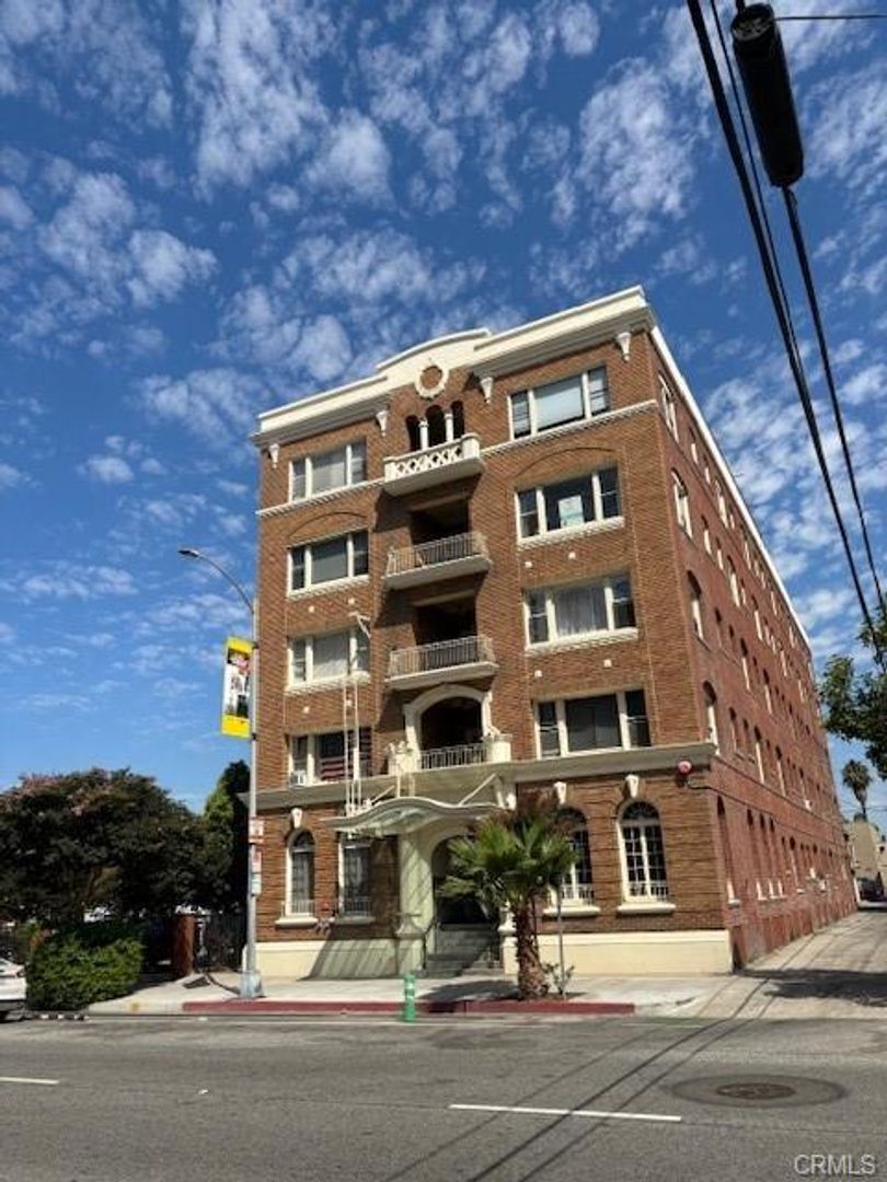 Long Beach Condo: 325 W 3rd Street