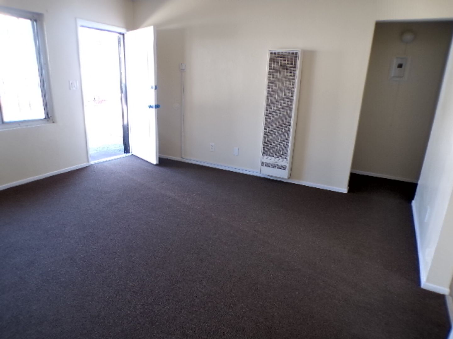 Los Angeles Apartment: 229 E. 89th Street