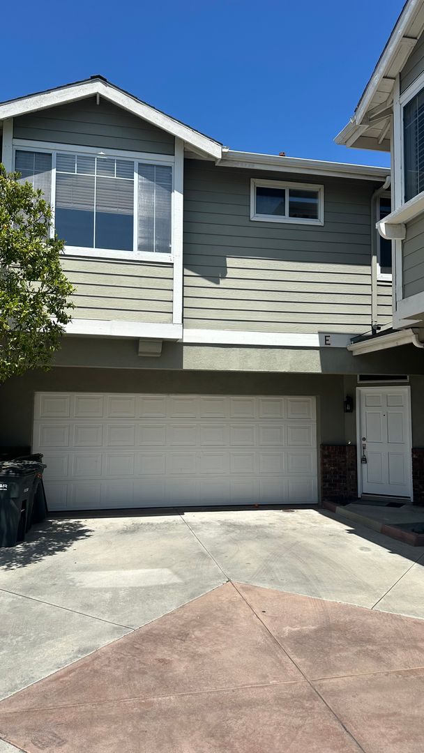 Costa Mesa Townhome: 120 23rd Street