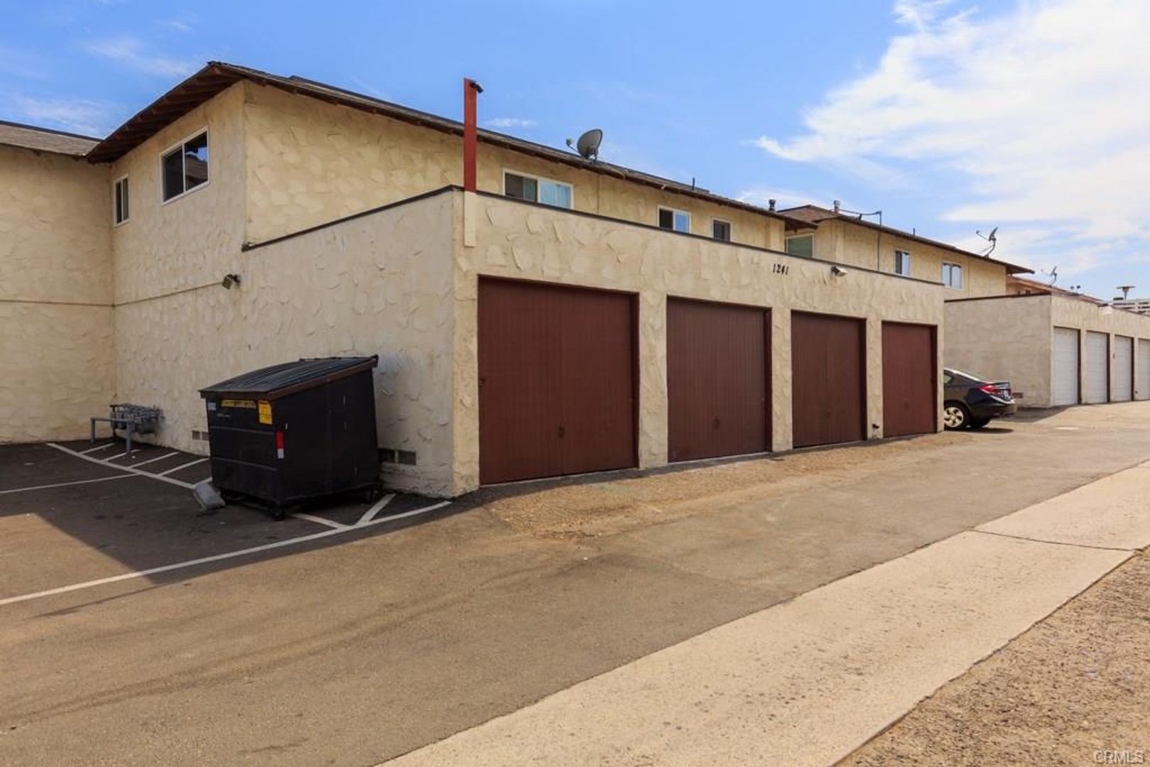 Fullerton Apartment: 1241 E Bastanchury Road