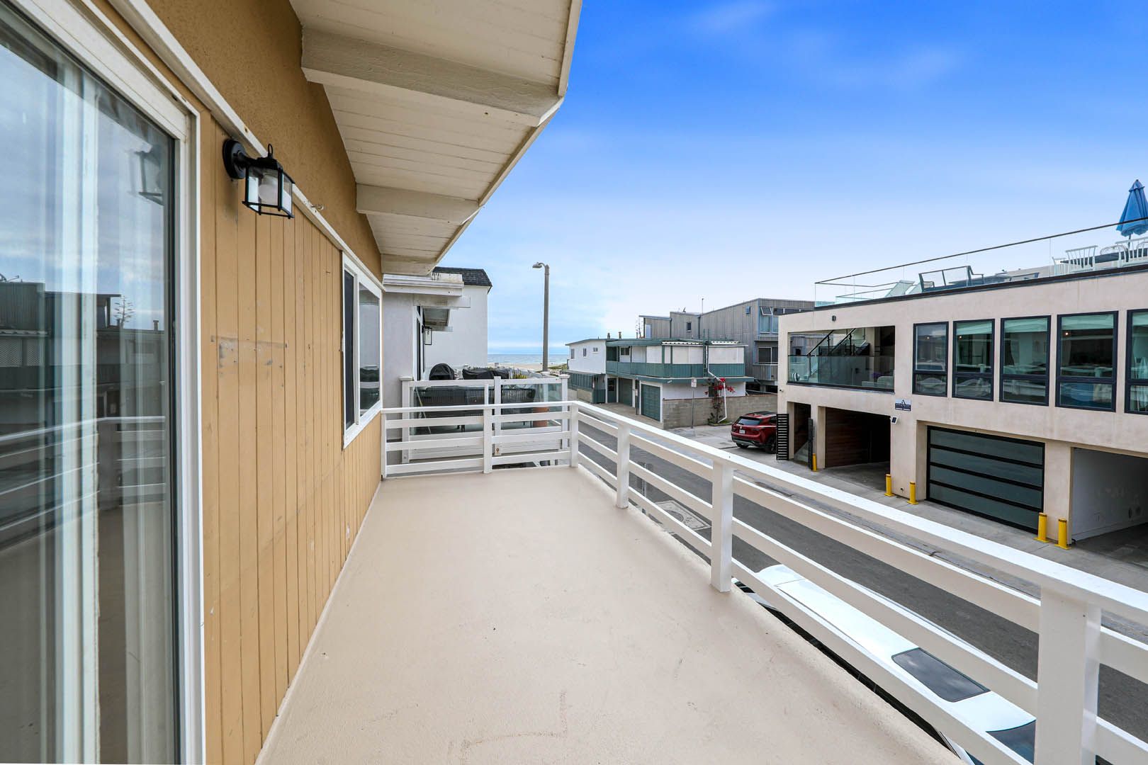 Newport Beach Apartment: 108 Olive