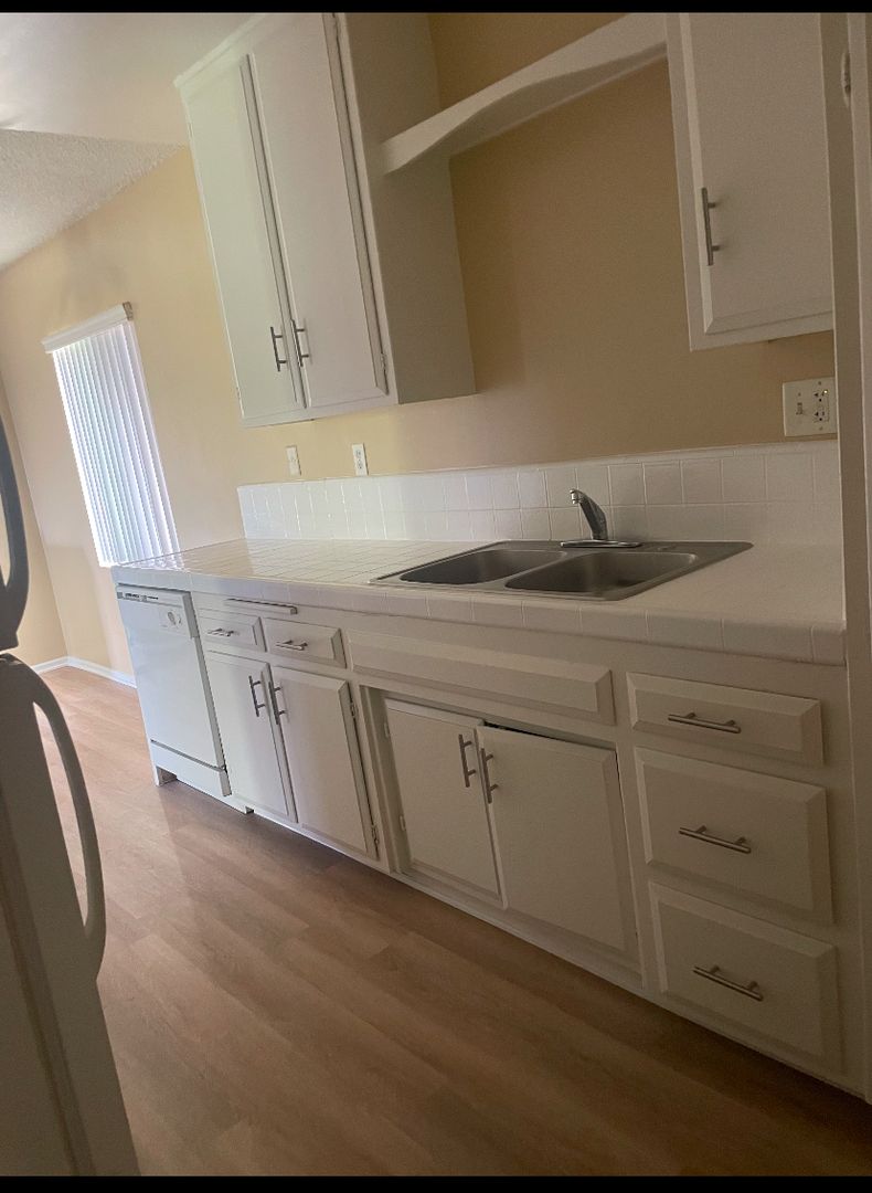 Tustin Apartment: 15731 Pasadena Ave