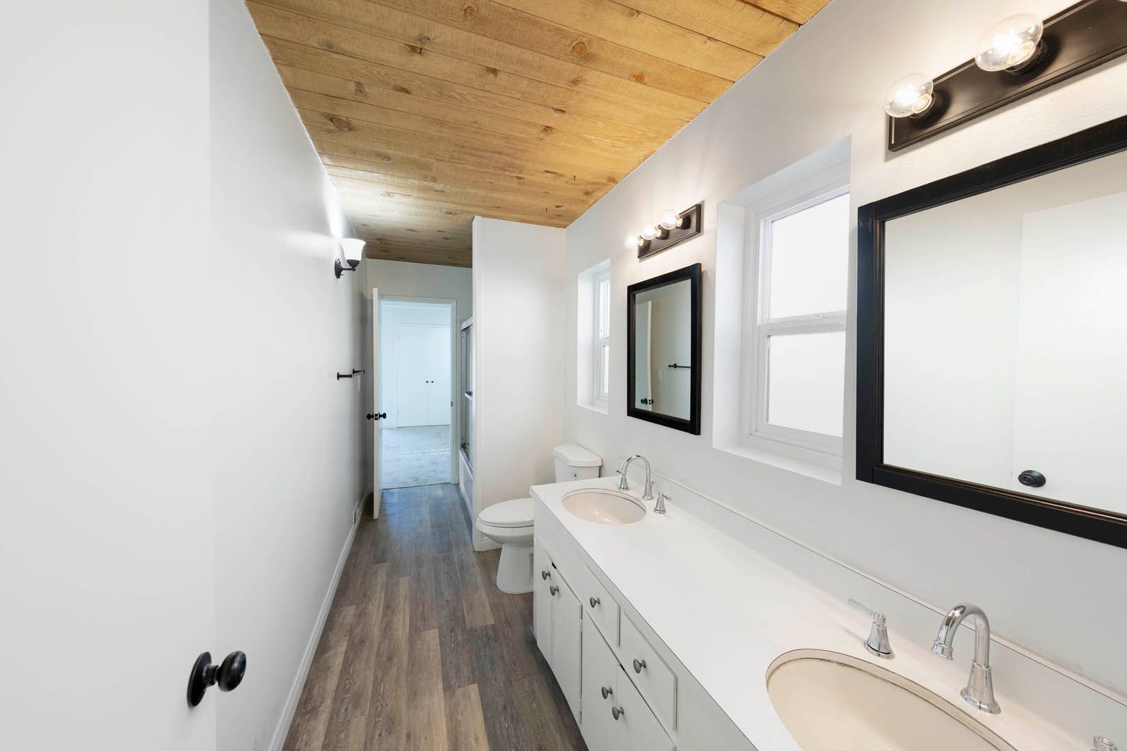 Newport Beach House: 215 Fern Street