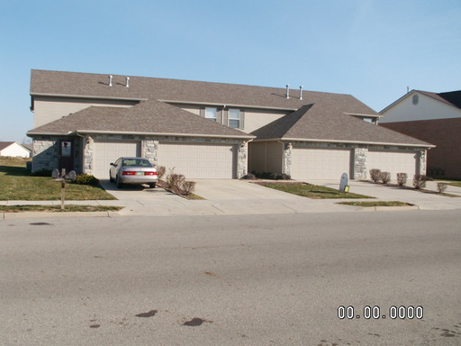 Three bedroom town-home with two car garage and two and a half bathrooms in Troy, Ohio. – photo 1