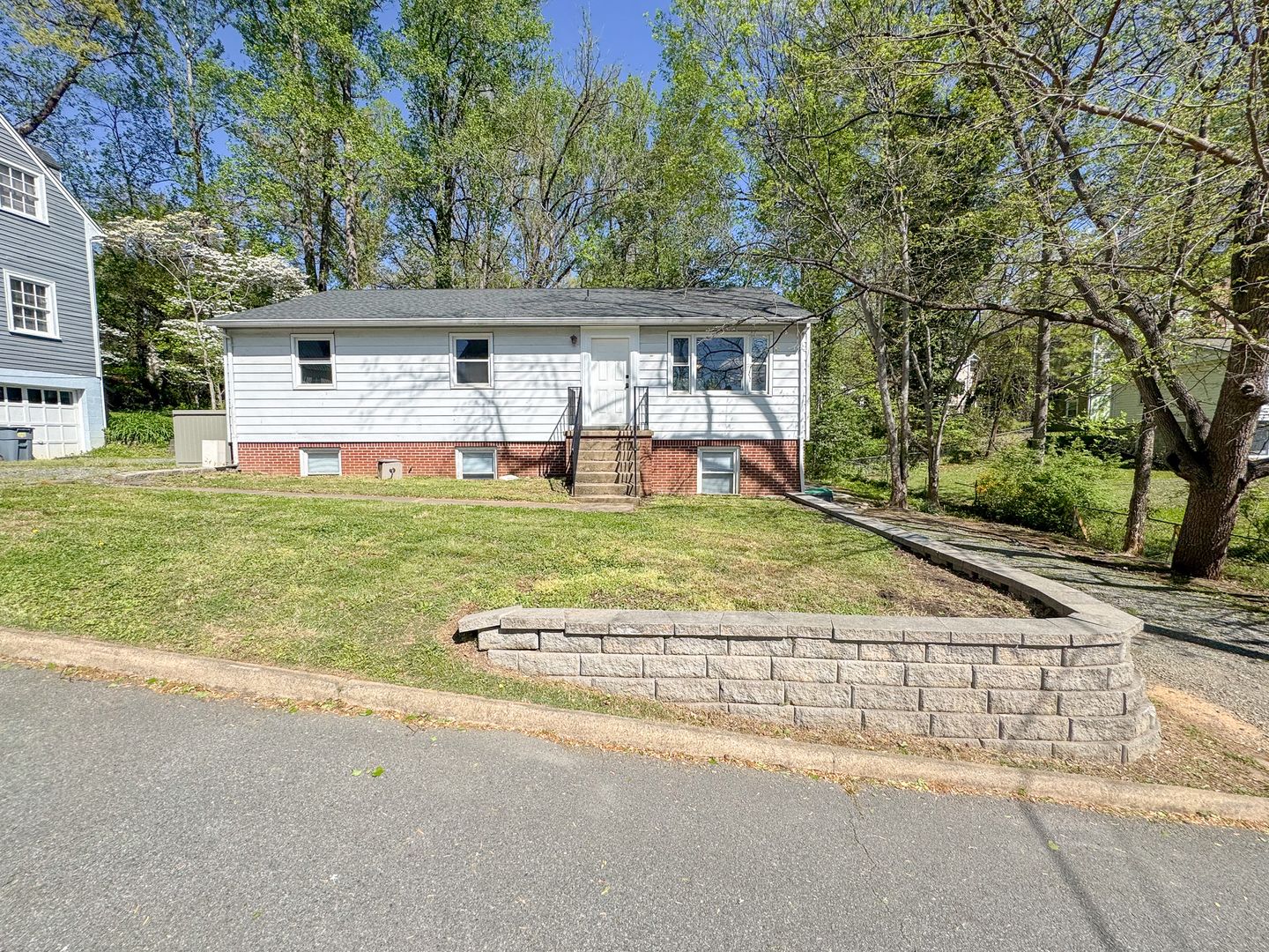 Charlottesville Apartment: 107 Park Lane West