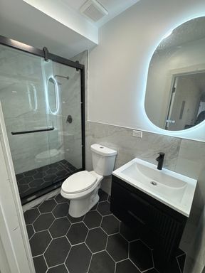 ✨ Modern 1 Bed with In-Unit Laundry, Central A/C & Designer Finishes – photo 1