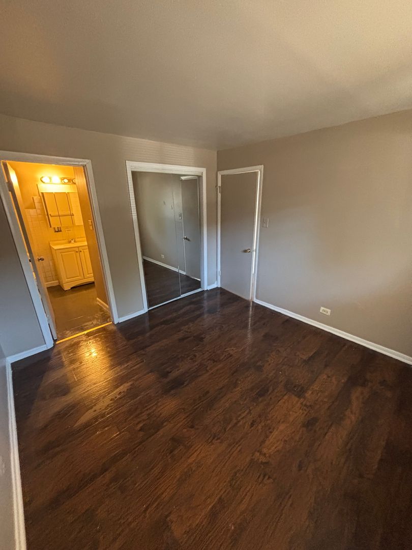 Calumet Park Apartment: 12500 S. Lincoln St