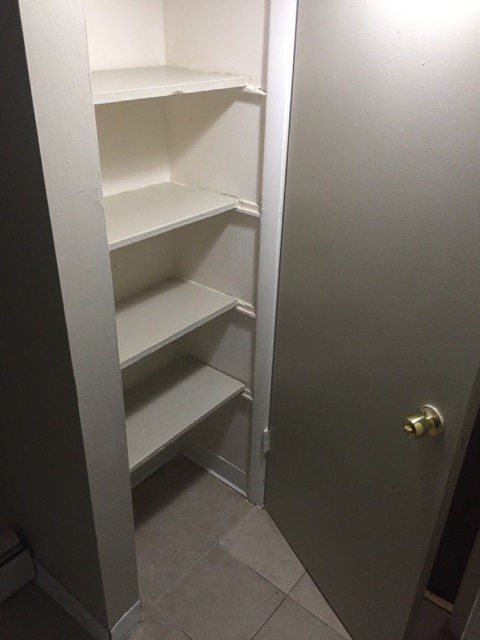 Calumet Park Apartment: 12510 S. Lincoln St