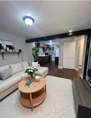 Spacious 2 Bed / 1 Bath Garden Apartment Near Douglass Park – photo 1