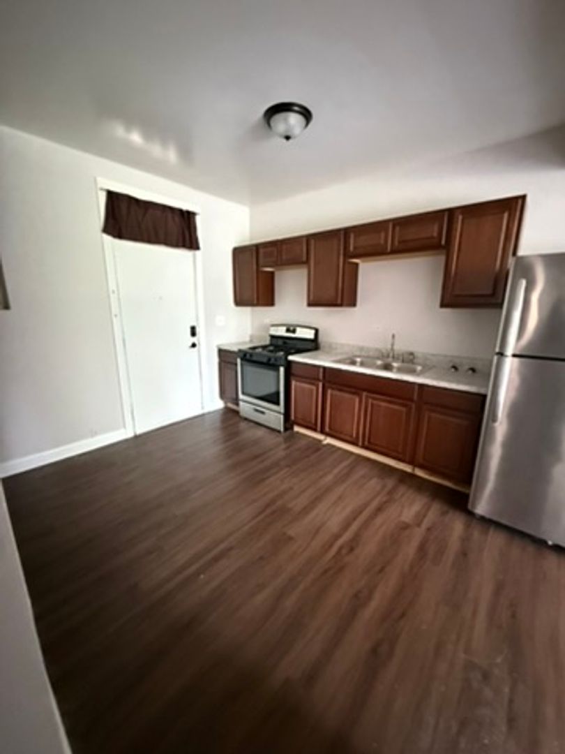Chicago Apartment: 3001-09 W. 19th St