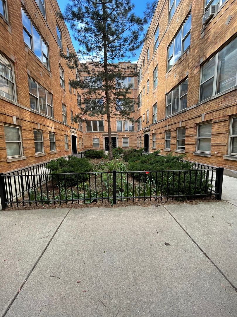 Chicago Apartment: 3001-09 W. 19th St