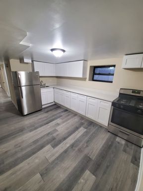 BRAND NEW 2 bedroom/1 bathroom garden apartment – photo 1