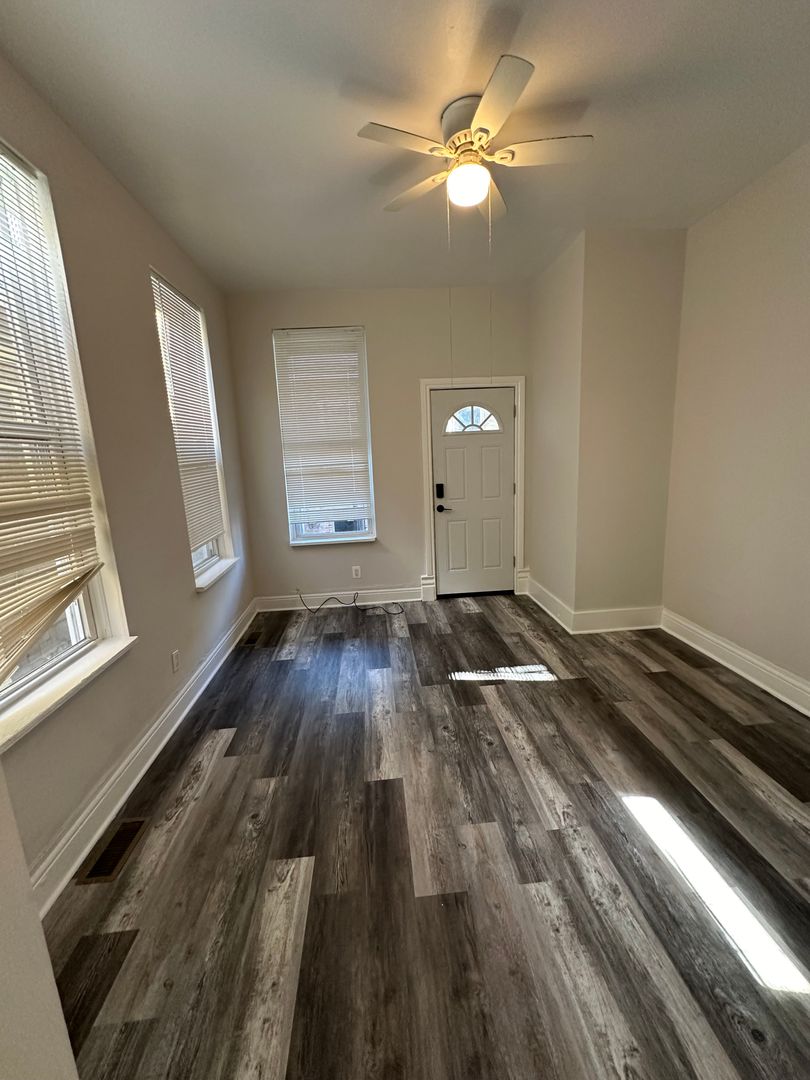 Chicago Apartment: 2903-05 W. 25th St