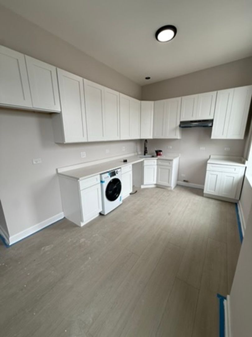 Chicago Apartment: 2744 W 18th Street