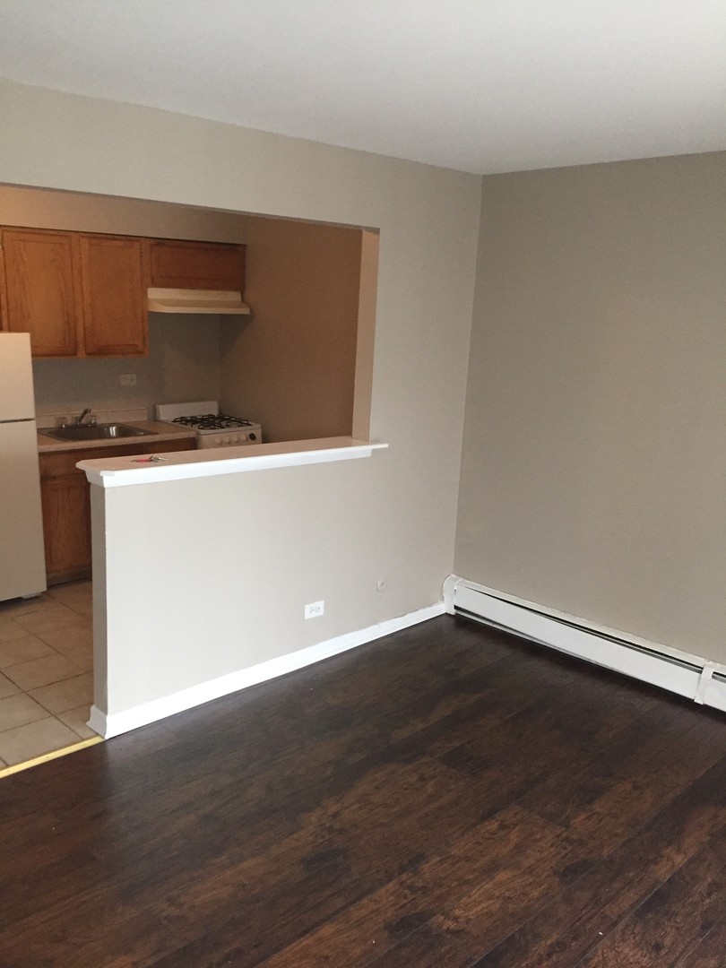 Calumet Park Apartment: 12500 S. Lincoln St