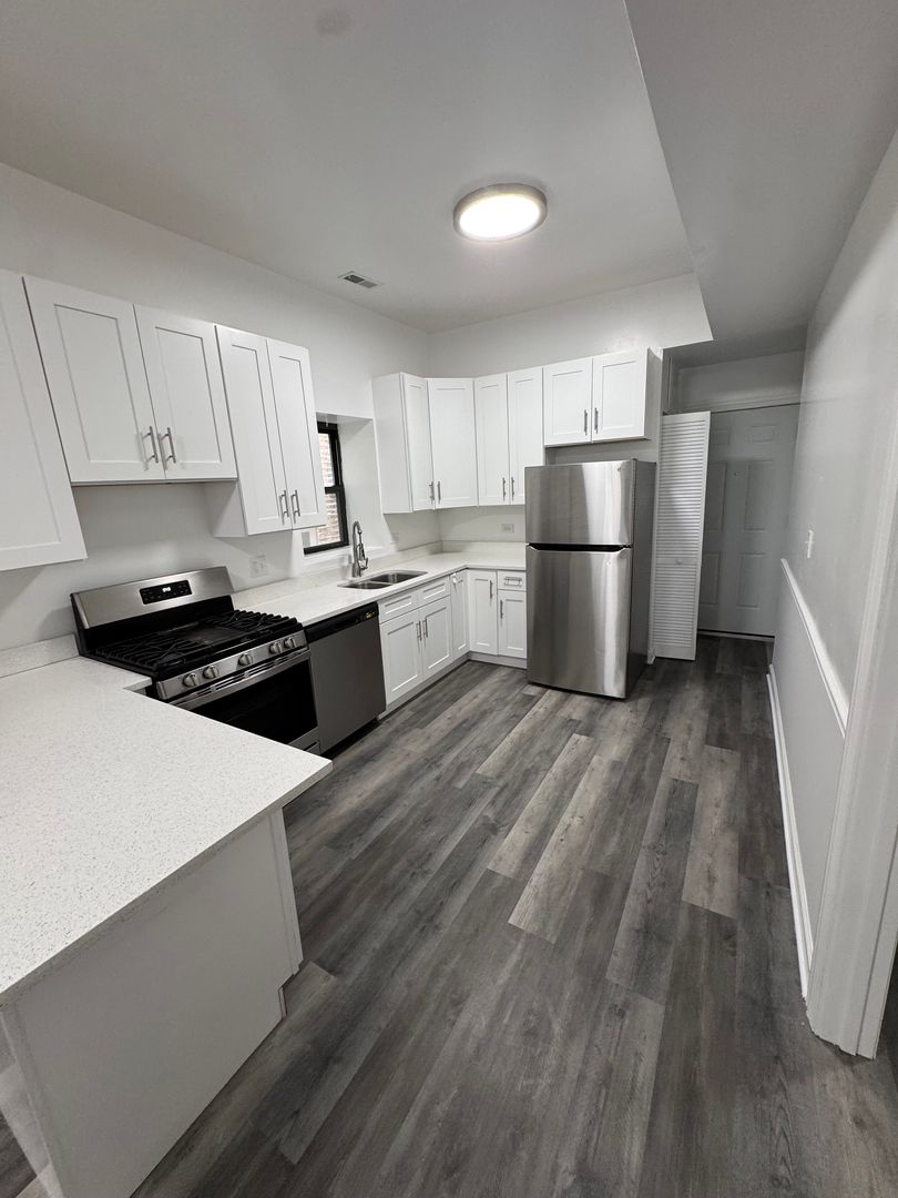 Chicago Apartment: 2140 S. Fairfield Ave