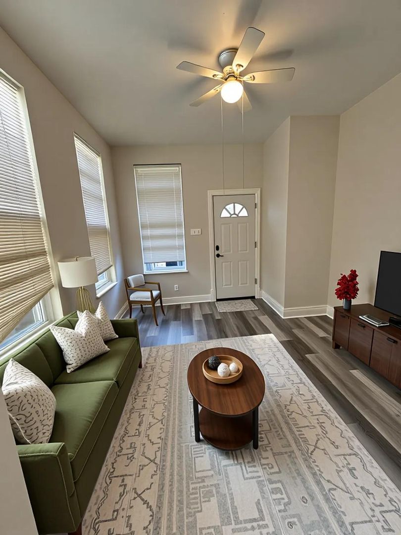 Chicago Apartment: 2903-05 W. 25th St