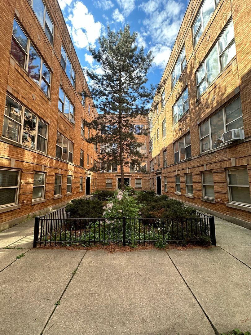 Chicago Apartment: 3001-09 W. 19th St