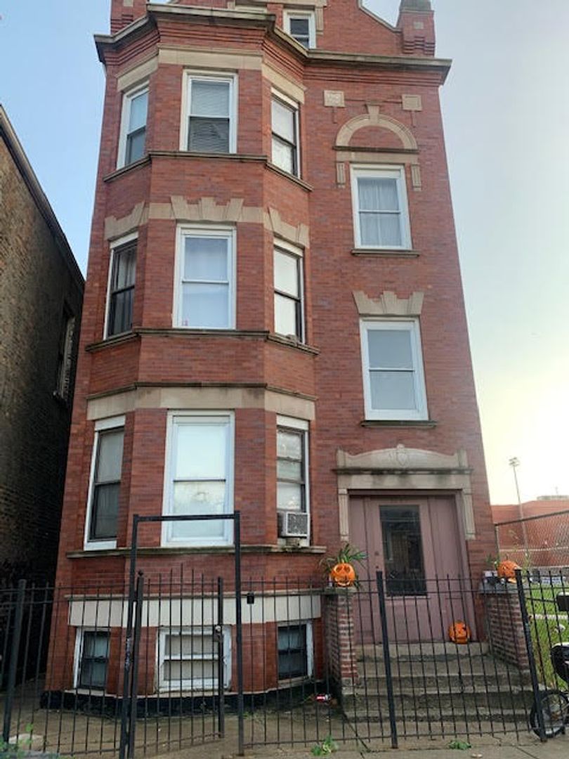 Chicago Apartment: 3245 W. 23rd St