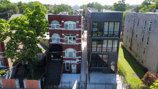 ! House to Rent! 2bed/1 bath COACH HOUSE DUPLEX – photo 1