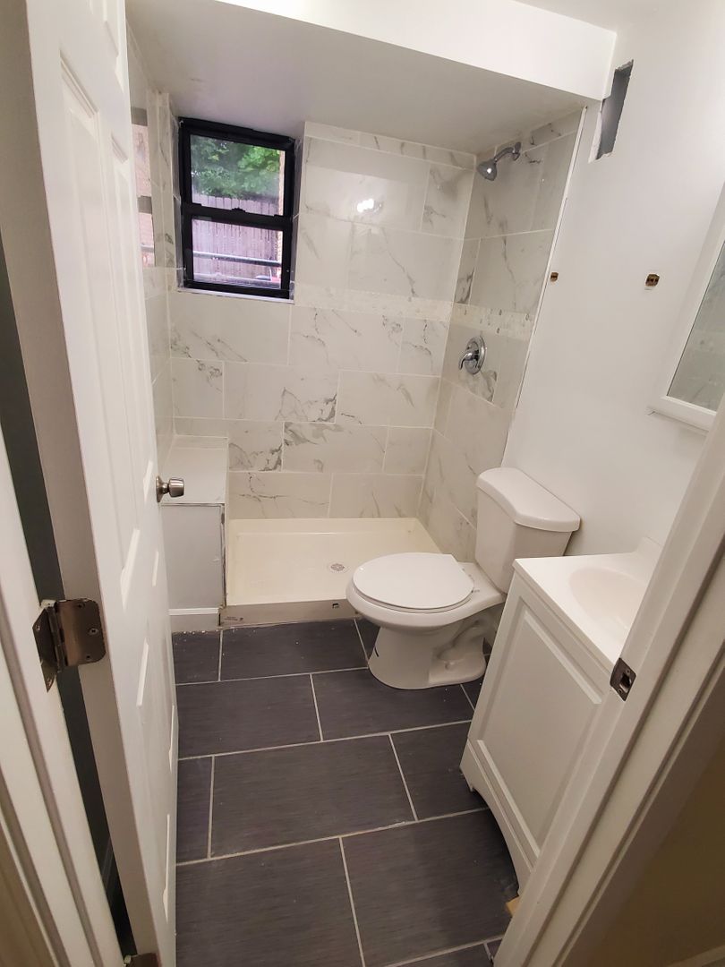 Chicago Apartment: 3042 W. Cullerton St