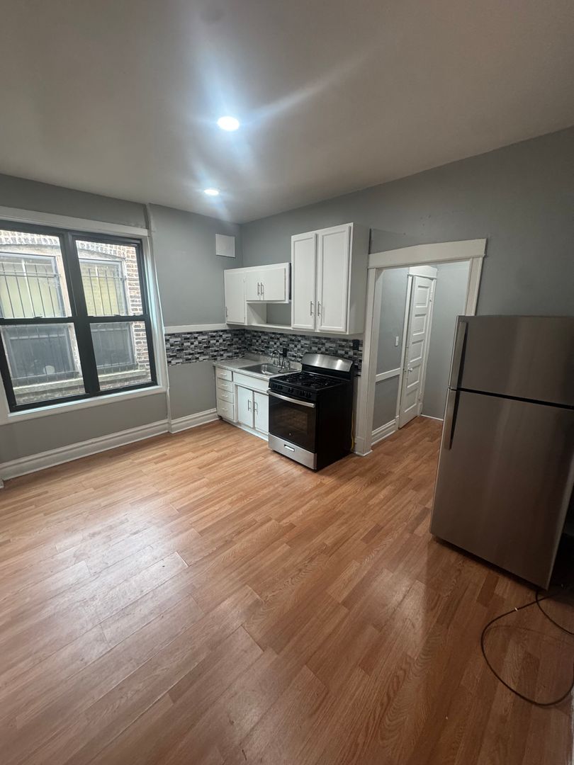 Chicago Apartment: 3150 W. Cermak Rd