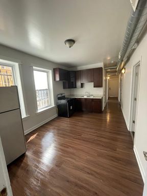 3 beds 2 baths!! Schedule a tour now! – photo 1