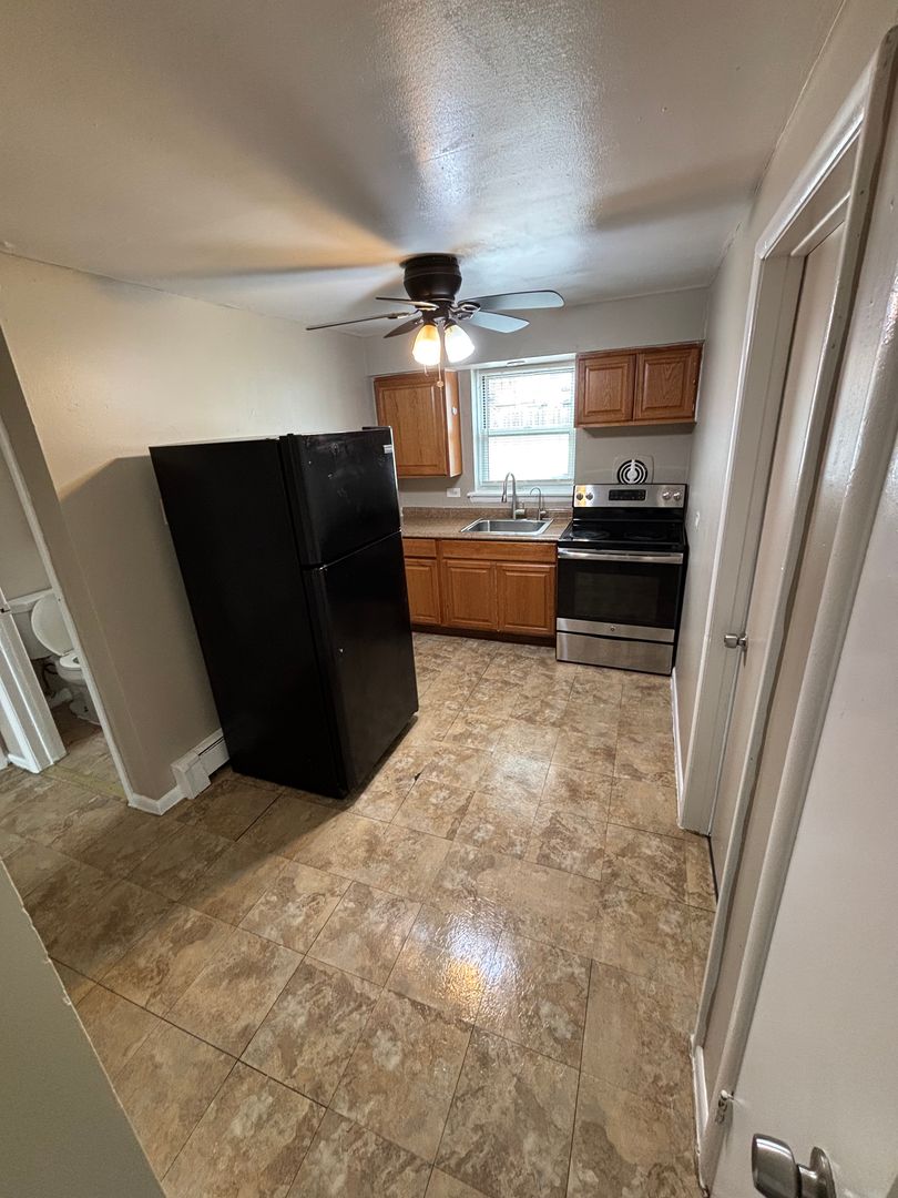 Calumet Park Apartment: 1234 W. 127th St