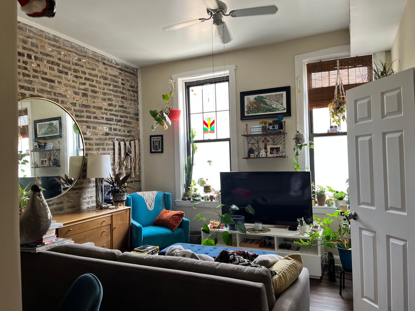 Chicago Apartment: 2065 Coulter St