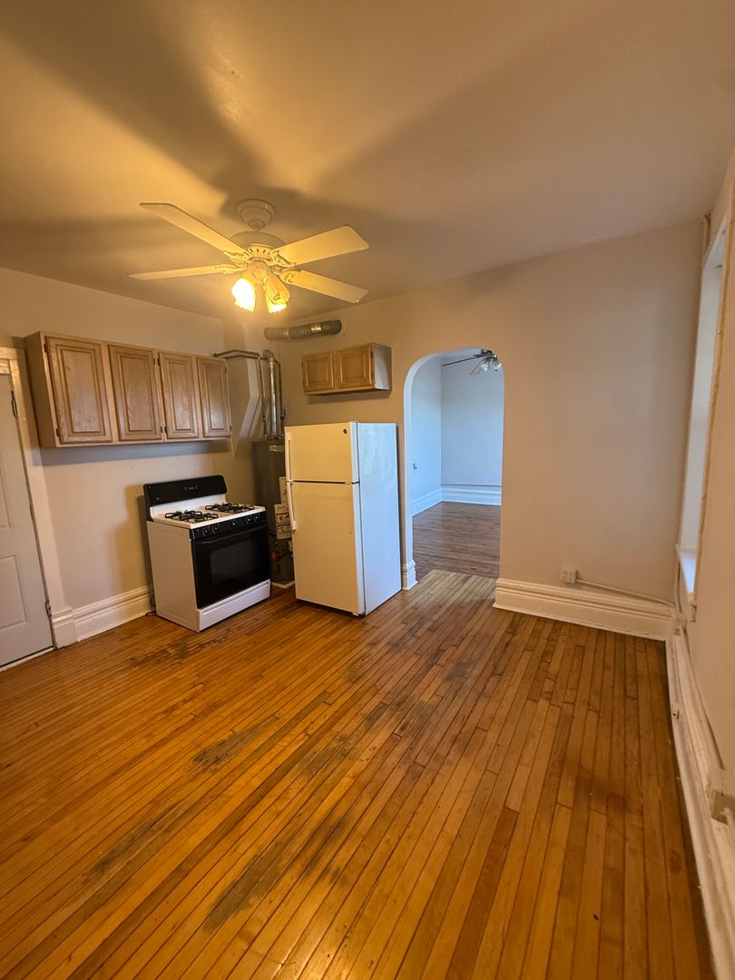 Chicago Apartment: 2065 Coulter St