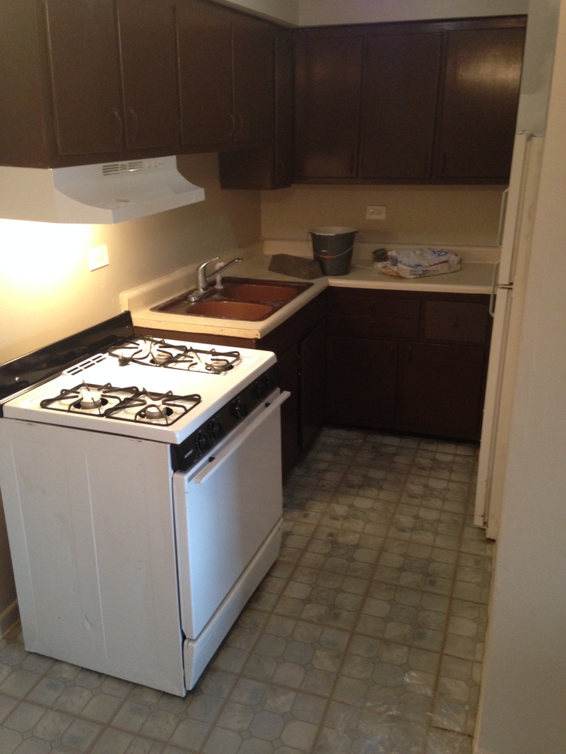Calumet Park Apartment: 12500 S. Lincoln St
