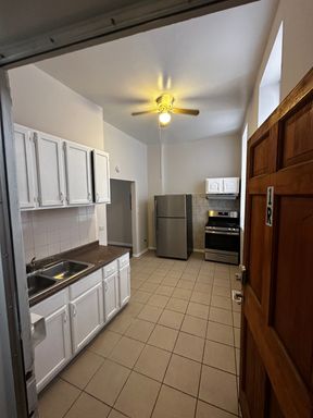 Updated 1bd 1 bth In Hot Little Village! – photo 1