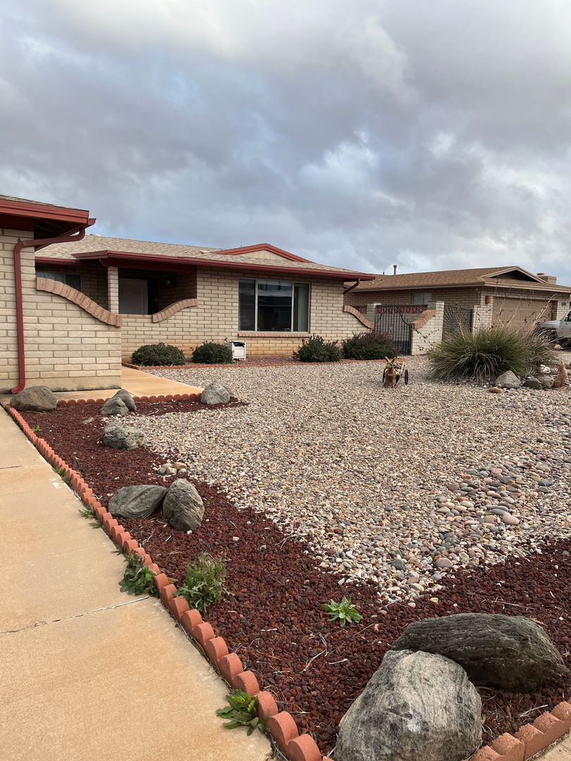 Sierra Vista House: 1665 Plaza Ayala