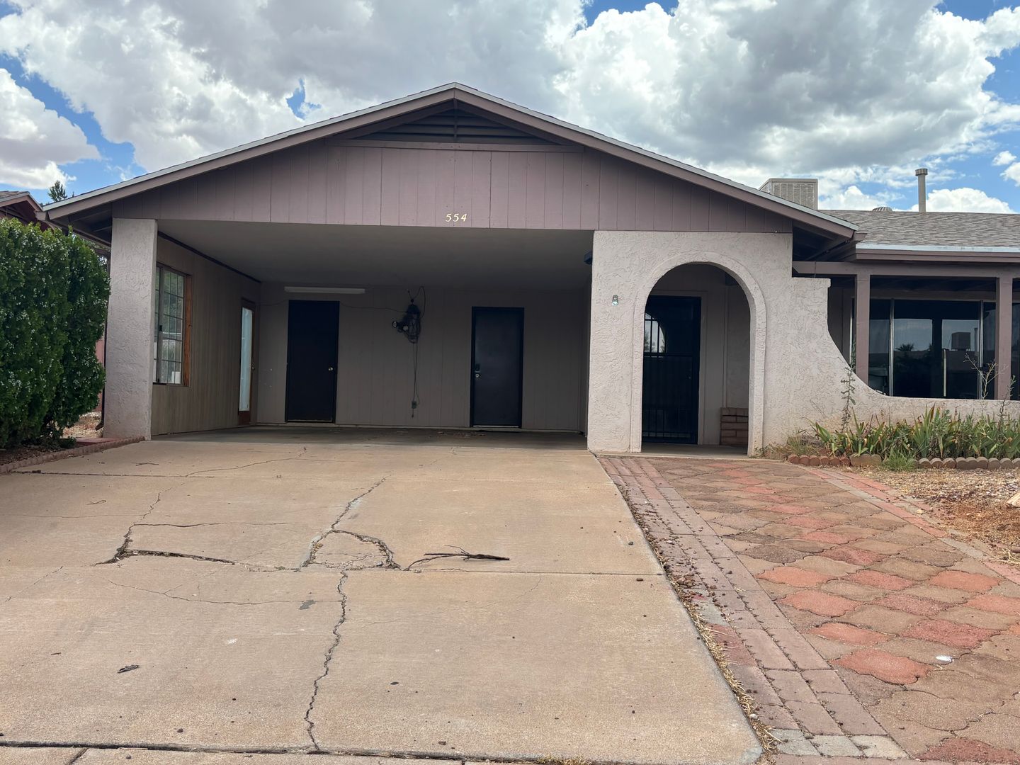 Sierra Vista House: 554 Hegge Dr.
