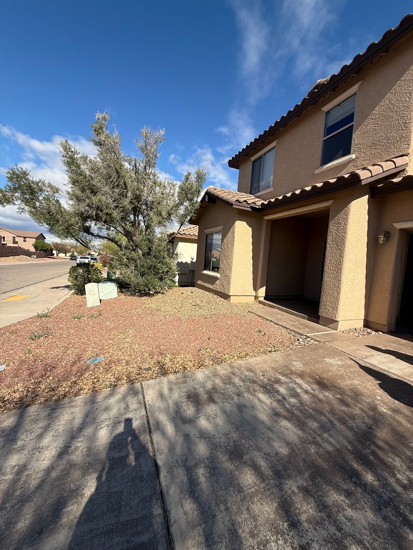 Sierra Vista House: 1315 Paso Robles Ave