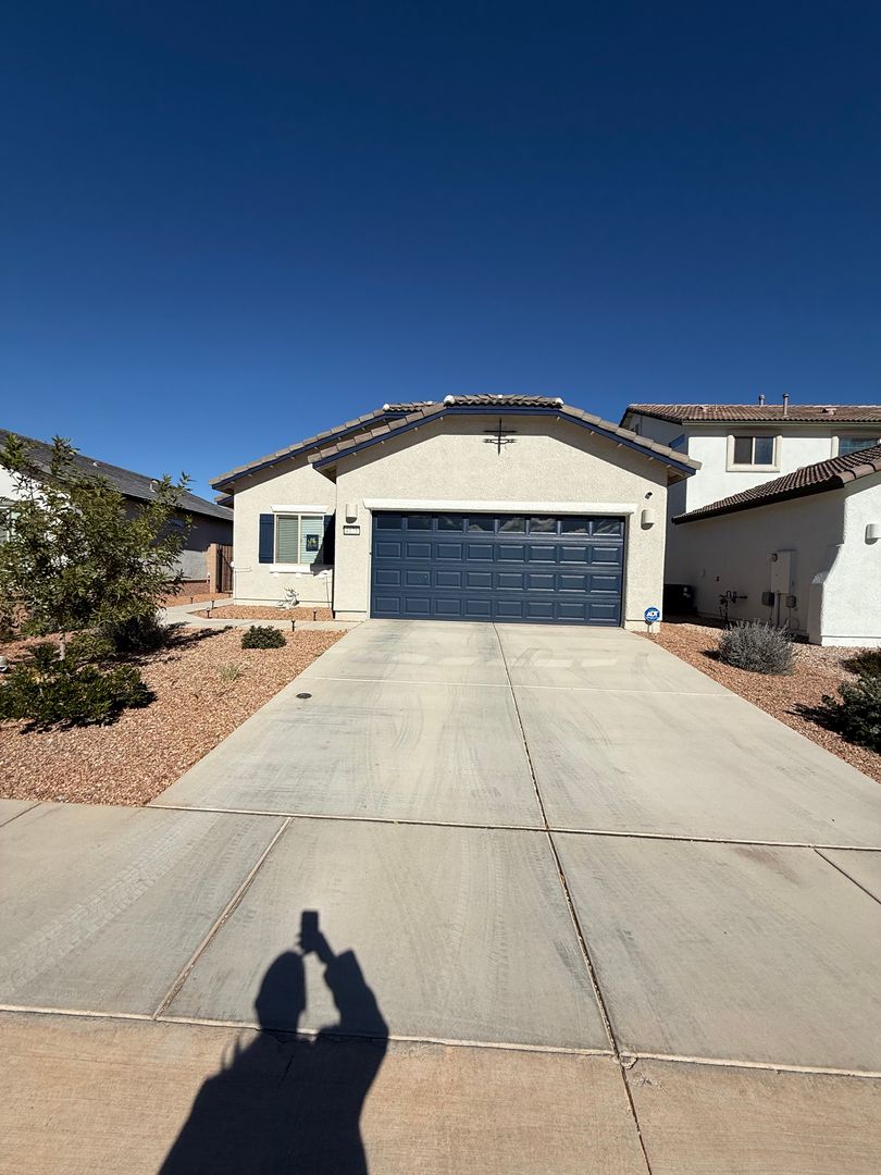 Sierra Vista House: 4171 Tinker Dr