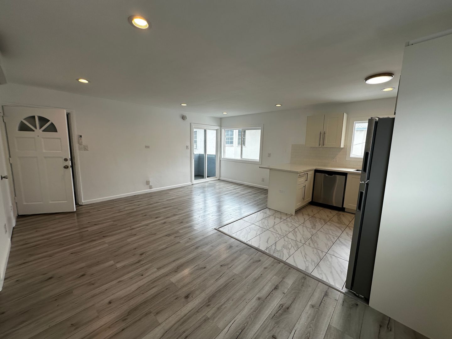 Los Angeles Apartment: 8843 Alcott Street