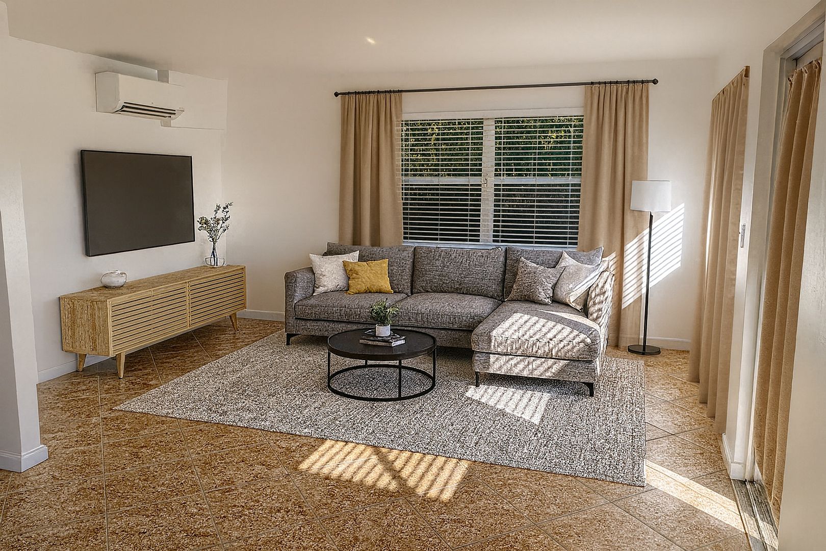 Pompano Beach Apartment: 2621 NE 1st St