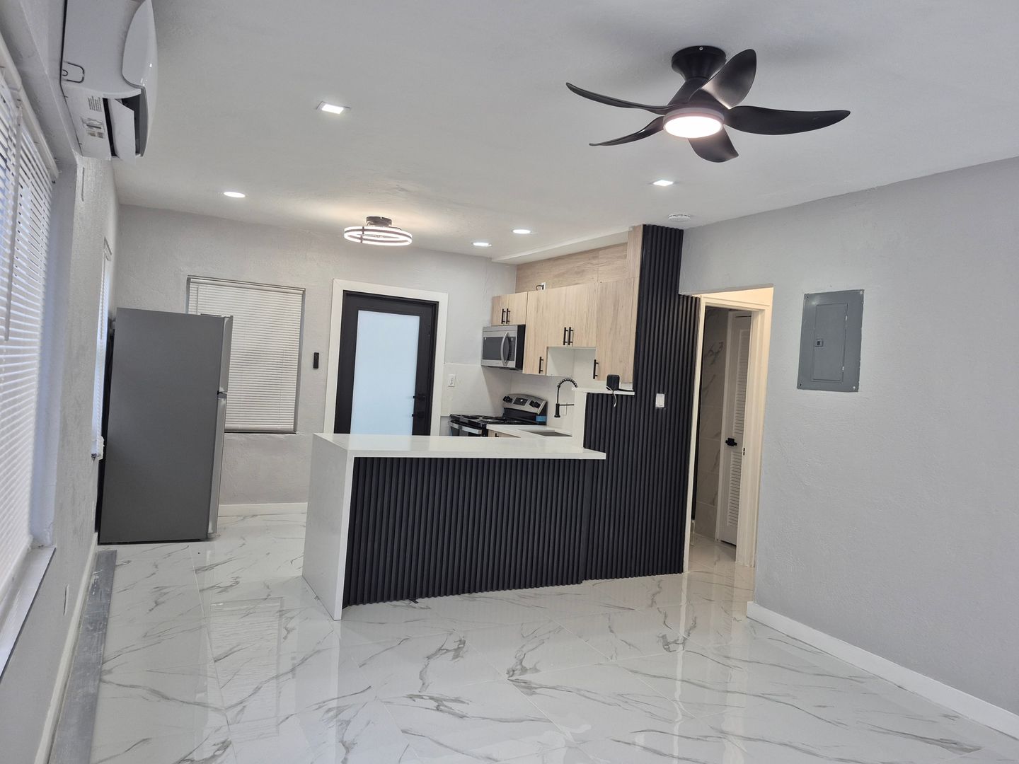 Fort Lauderdale Apartment: 1107-1109 NE 1st St