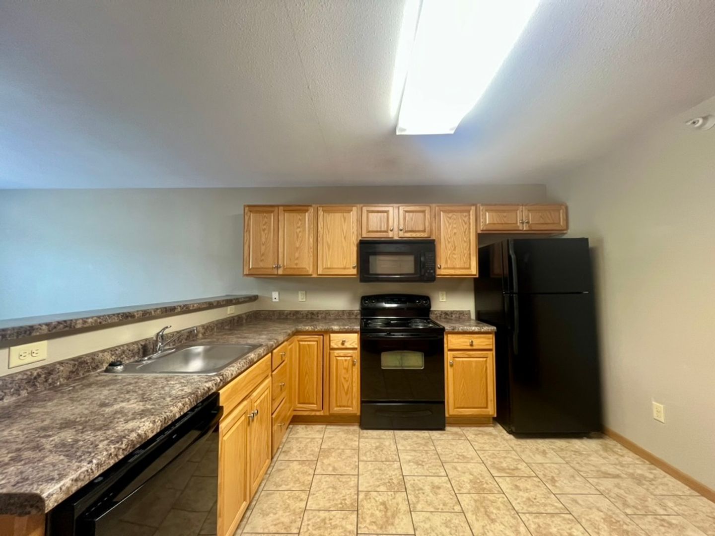 Mankato Apartment: 202 James Ave