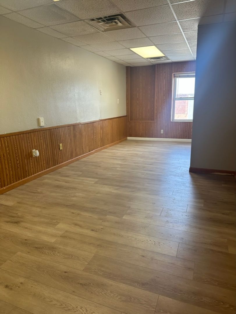 Janesville Apartment: 138 N Main St