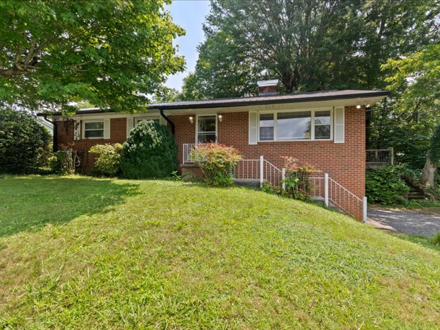 Brevard House: 549 N. Country Club Road