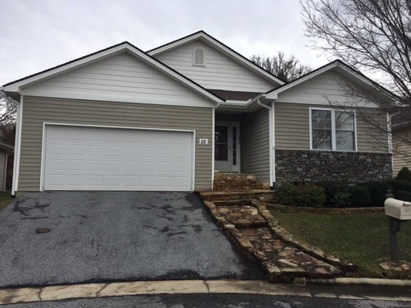 Brevard House: 88 East Danbury Lane