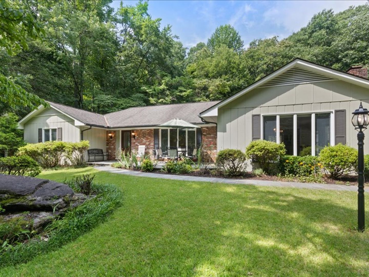Brevard House: 1050 Illahee Road