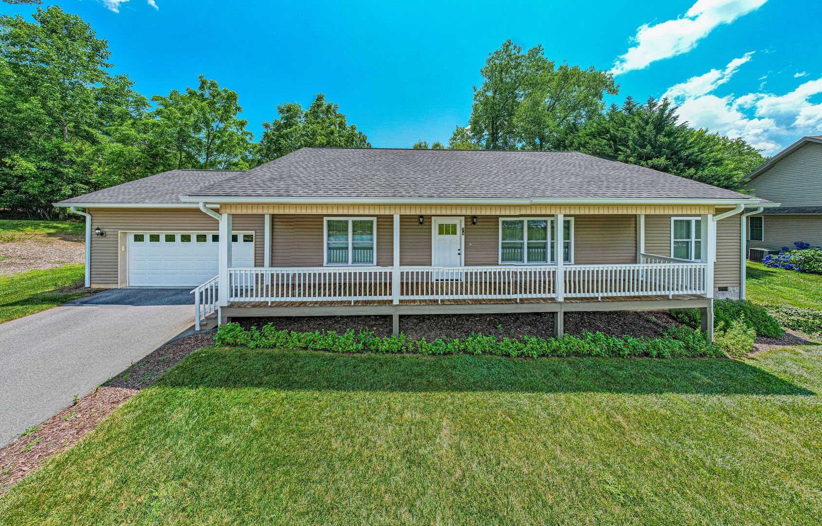 Etowah House: 74 N. Sunset Ridge Road