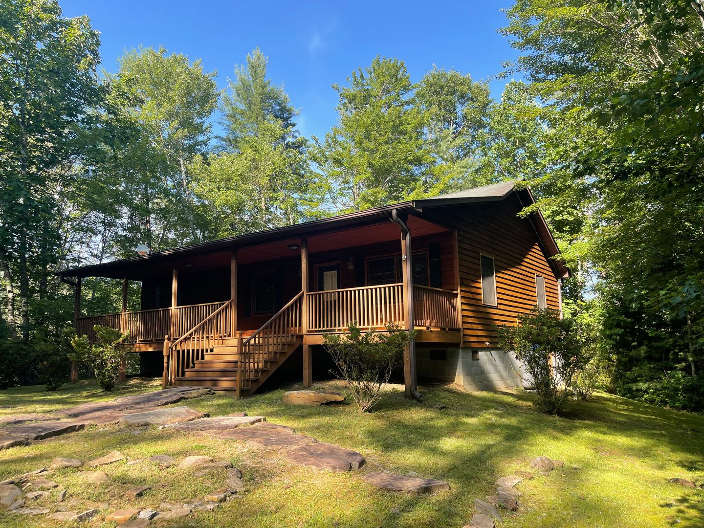 Brevard House: 104 Briar Patch Lane