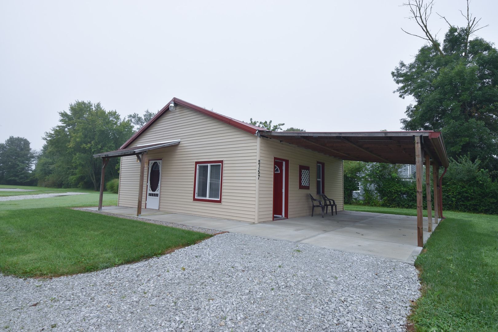Greenfield Apartment: 2149 W US 40