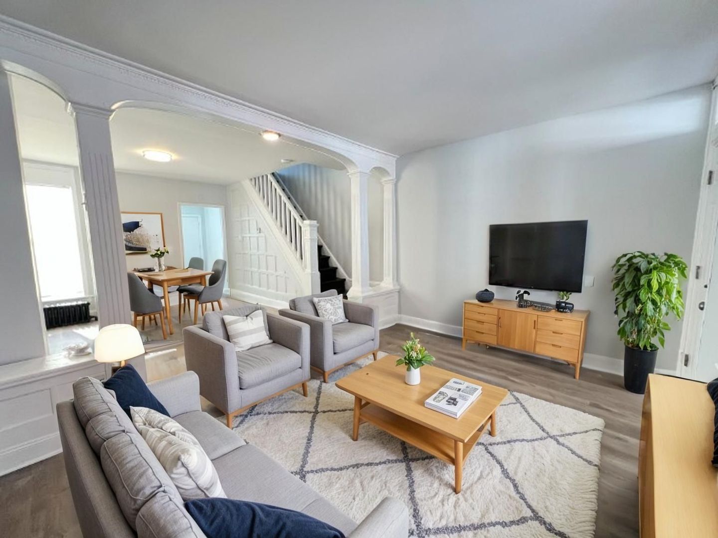 Philadelphia House: 460 E Mechanic St