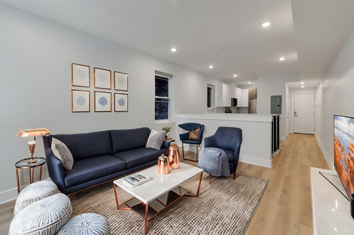 Spacious 2b/1b, rooftop Deck access! – photo 1